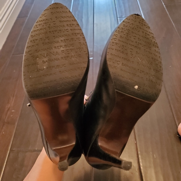 Banana Republic Black Leather Stiletto ENA Booties - Picture 2 of 8